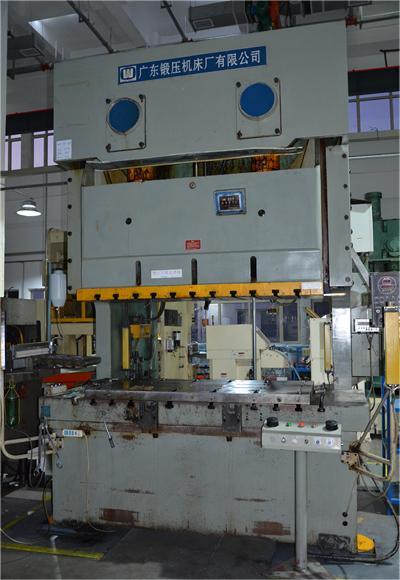 2、200T雙點順送沖壓機2.JPG